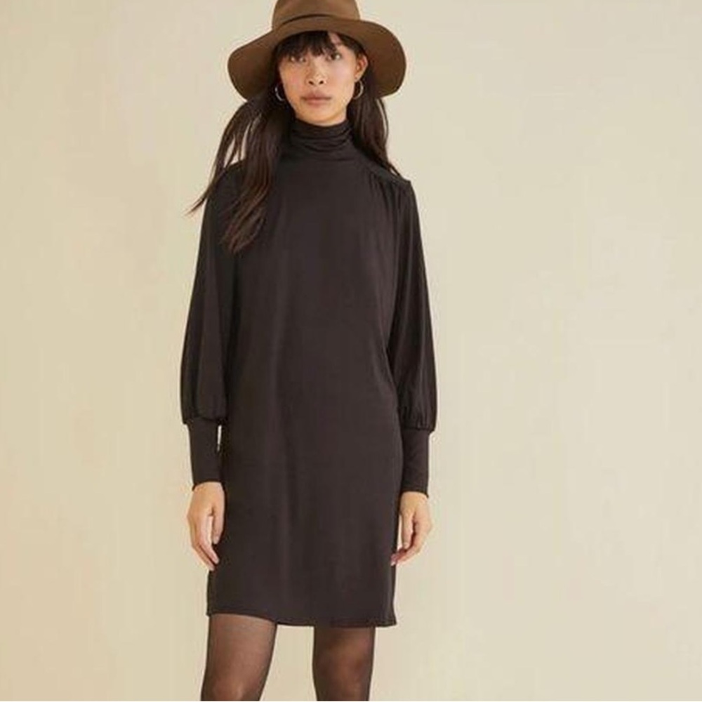 Amour Vert Kendall Long Sleeve Green Dress